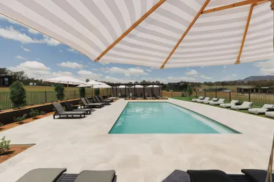 The Lane Retreat