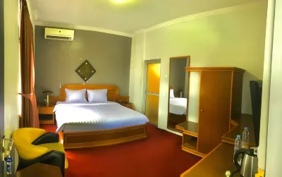 Hotel Femina Hotels in Padang