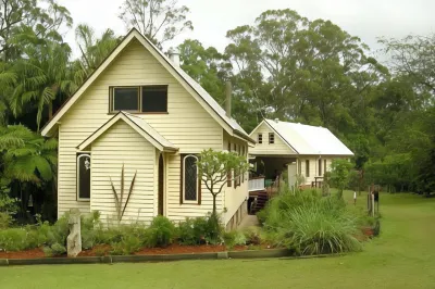 Glass House Mountains Ecolodge Hotels in Caboolture