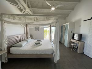 Tiko Lodge Sxm