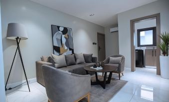 Knightsbridge Hotel & Suites
