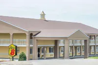 Deluxe Inn & Suites