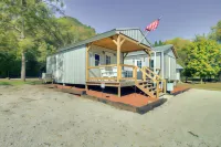 Norfork Studio Escape Walk to White River! Hotels in Buford Township