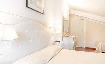 Hotel Edelweiss - Housity