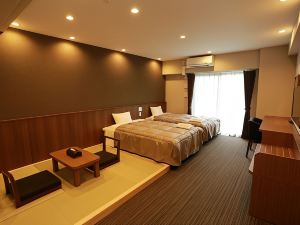 The Base Sakai Higashi Apartment Hotel