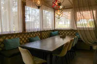 Zhemchuzhina Hotel Отели рядом с достопримечательностью «Парк имени М. Беккера»