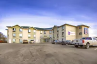 Motel 6 Regina, SK Hotels near Green Falls Plaza