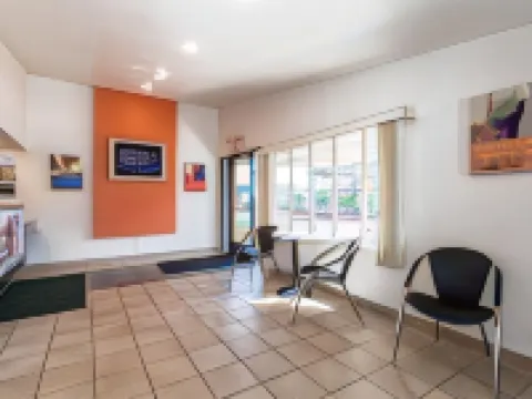 Travelodge by Wyndham Lansing Hoteles en Waverly