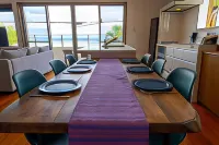 Ocean Front Condo Blue Point Okinawa فنادق في يوميتان