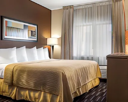 Quality Suites Near West Acres Hotels near Spirits Lounge & Casino