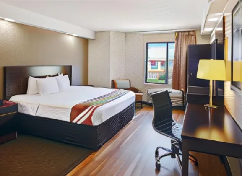 Spark by Hilton Bentonville のホテル