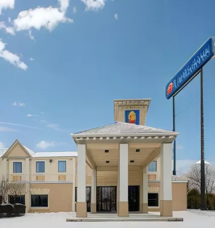 Norwood Inn & Suites North Conference Center