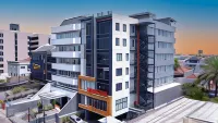 Front One Boutique Hotel Taman Anggrek Hotel di Grogol petamburan