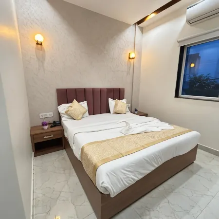 Hotel Satsang Grand
