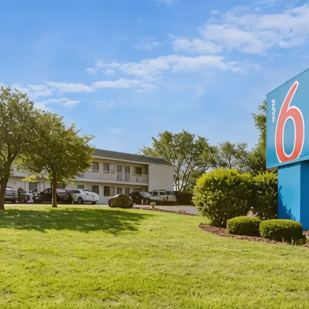 Motel 6 Lenexa, KS - Kansas City Southwest Отели в г. Ленекса