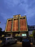 SQUARE 9 INN