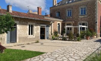 La Villa des Roses Gîte Chambres d'hôtes Piscine chauffée