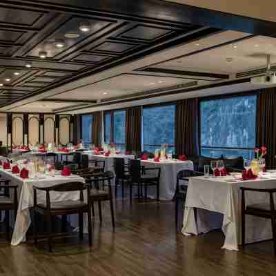 Scarlet Pearl Cruises Dining/Meeting Rooms