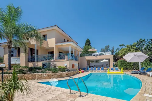 Exceptional Large Villa, Free Heated Pool 1 Nov - 15 Jan, Privacy,Prime Location