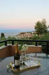 Sofia Apartments - Sea View