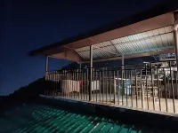 King Castle Mcleodganj-Centrally Heated and Air Cooled- Near Mall Road - Free Parking - balcony