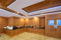 Hotel Batseri Sangla - 朝食