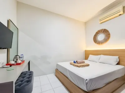 Hotel Djaya RedPartner near Alun Alun Nganjuk Hotel dekat Gereja Katolik St. Petrus Warujayeng