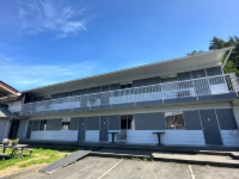 Island West Resort Hotels in Ucluelet