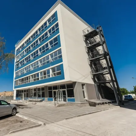 Red Fox (Ред Фокс) на улице Взлетная 2Е Отели рядом с достопримечательностью «Приход Христа Царя Вселенной Римско-Католической церкви г. Барнаула»