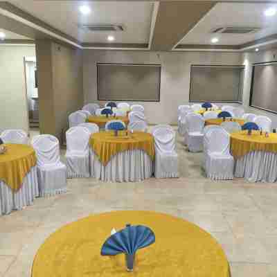 Kyriad Hotel Solapur by Othpl Dining/Meeting Rooms
