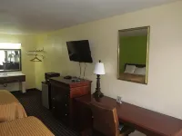 Red Carpet Inn - Augusta - Motels