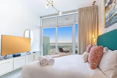 Bnbme | Damac Hills Carson Tower | Studio Hotels near Mudon Al Salam Town Centre 1