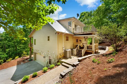 Hot Tub, Fire Pit, Resort Amenities - Exquisite Mountain Escape