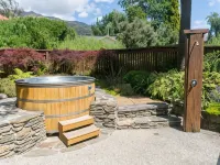 Wanaka Homestead Lodge & Cottages - Parking