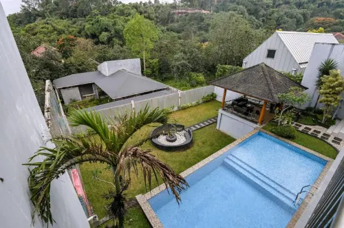 Tropical Bliss Villa by the Feelas