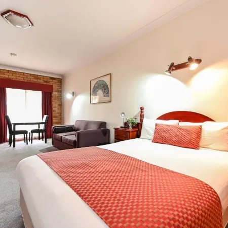 Narrandera Club Motor Inn