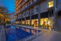 Axia South Cikarang Service Apartment - Rooftop Pools