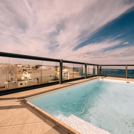 Primera Hotel