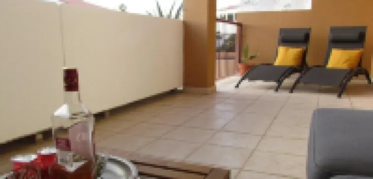 Blue Sky Home, Amarilla Golf