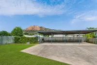 Townsville Suites