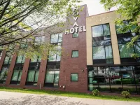 NOVA HOTEL BRONX Hotels near James Weldon Johnson Playground