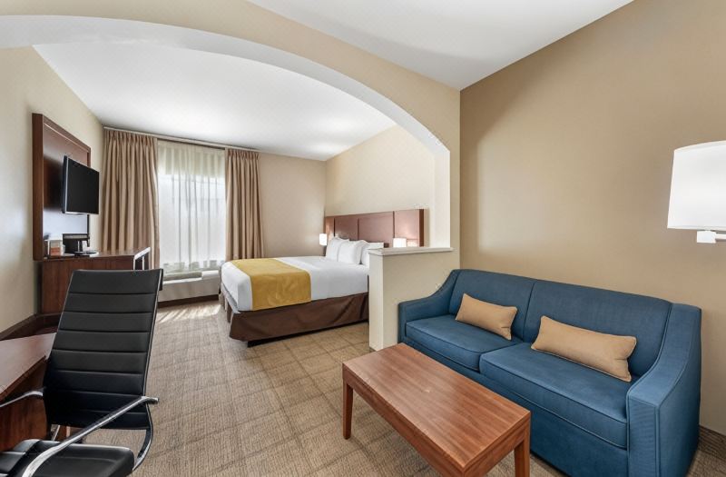 Comfort Suites