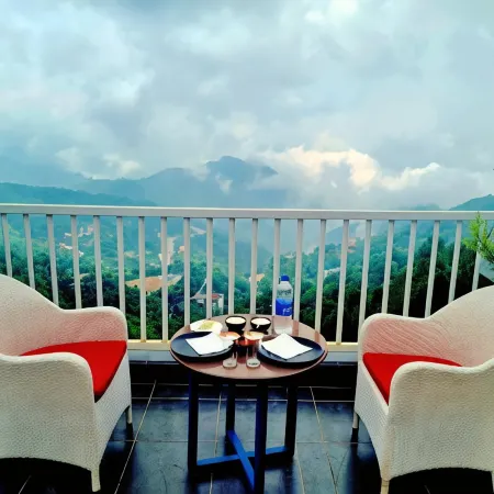 Wood Stock Kasauli - Rooms & Cottages - Panoramic View & Balcony Rooms