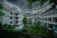 Hotel Rishikesh Grand by Kool Stays - Pools
