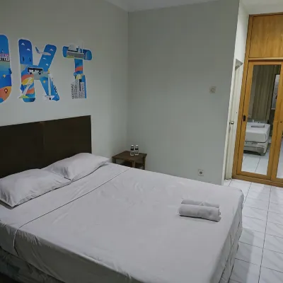 Murad Icon Jakarta Hotels near Balai Sarbini