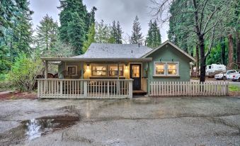 California Cottage < 4 Mi to Redwood Hiking Trails