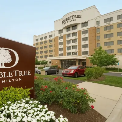 DoubleTree by Hilton Dulles Airport - Sterling Hotels near Dulles International Airport