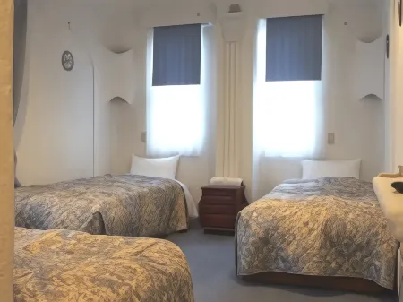 Arabianart Hotel & Gallery Отели рядом со станцией Станция Ава-Камогава JR