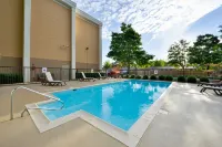 Best Western Plus Richmond Airport Hotel
