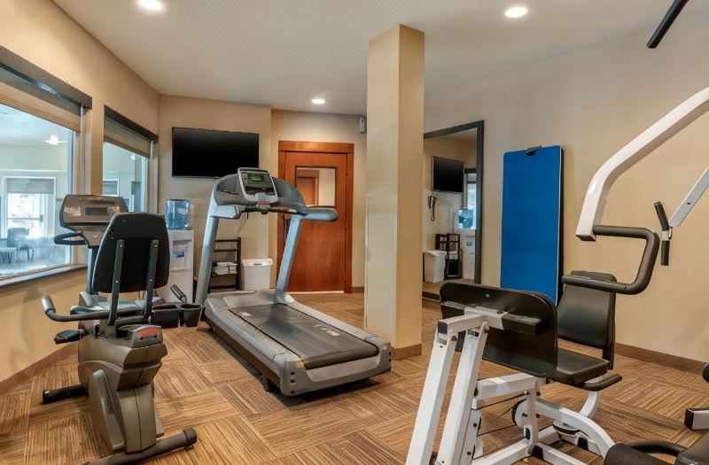 Comfort Inn & Suites photo 2